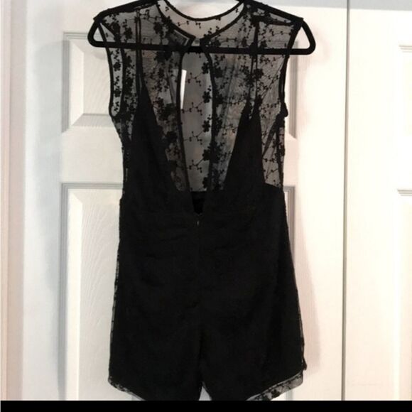 4 SIENNA open back lace romper black - Picture 2 of 4